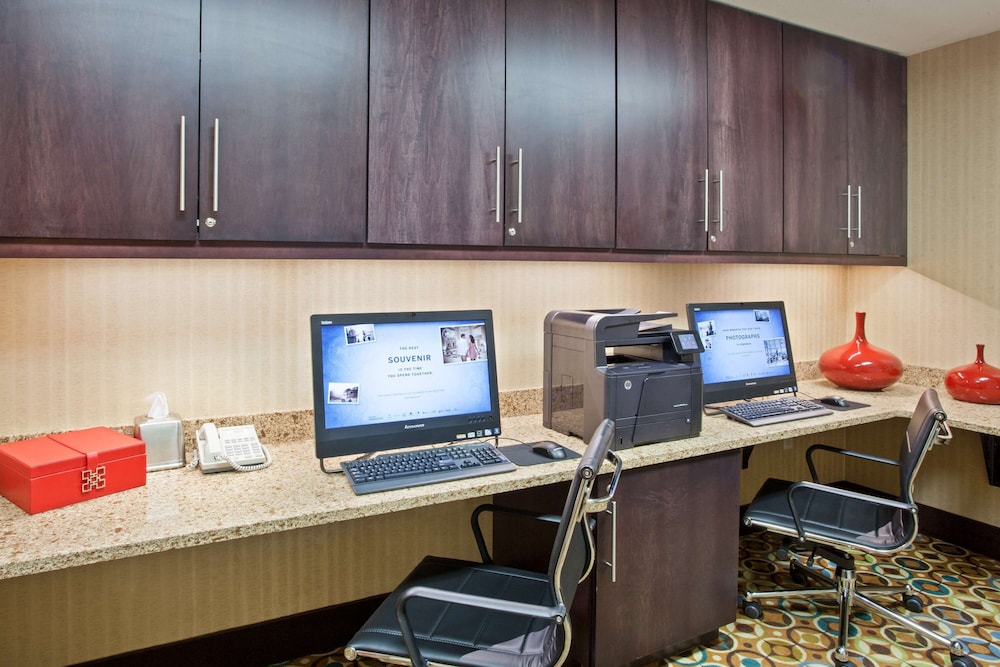 Hampton Inn North Sioux City - photo 32
