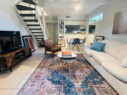 Pet Friendly Uptown Dallas Loft with Patio & Grill — 4-Star Luxury Hotel in Dallas, United States