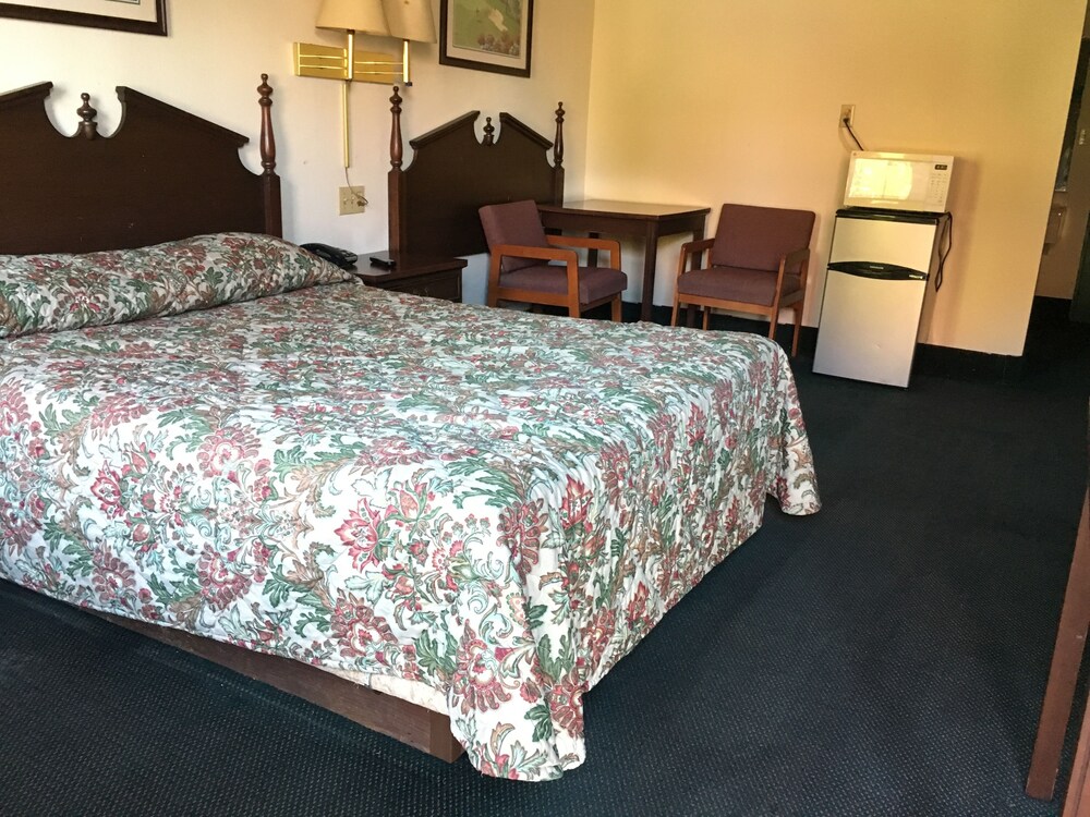 Quality Quarters Inn - photo 12