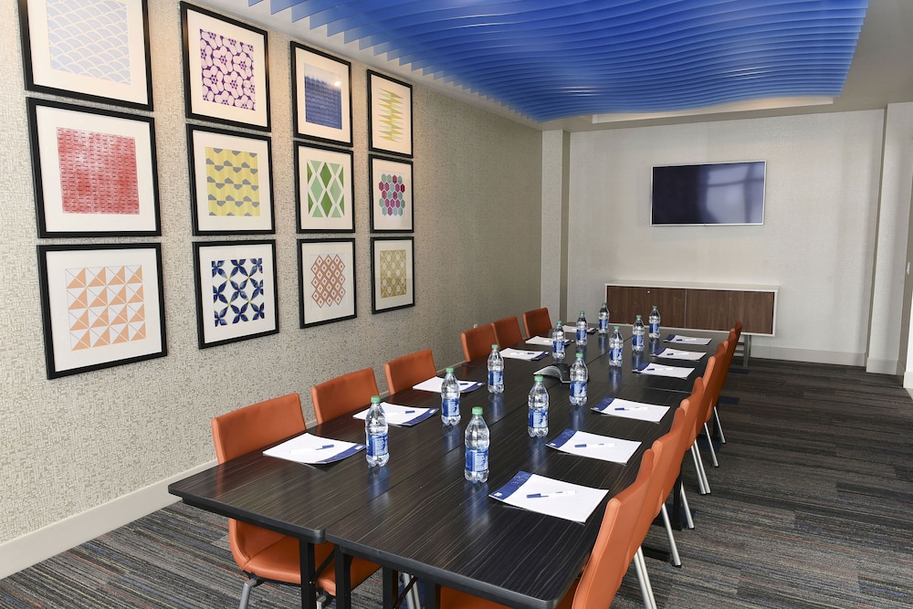 Holiday Inn Express & Suites Madisonville by IHG - photo 29