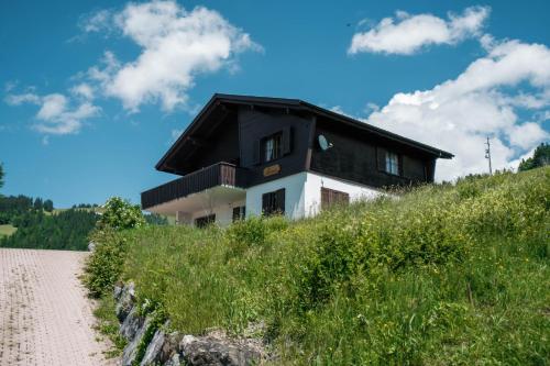 Chalet Theresia 8487802 — Reichenburg