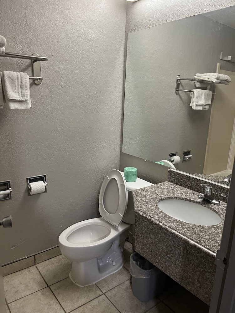 Economy Hotel San Antonio - photo 11