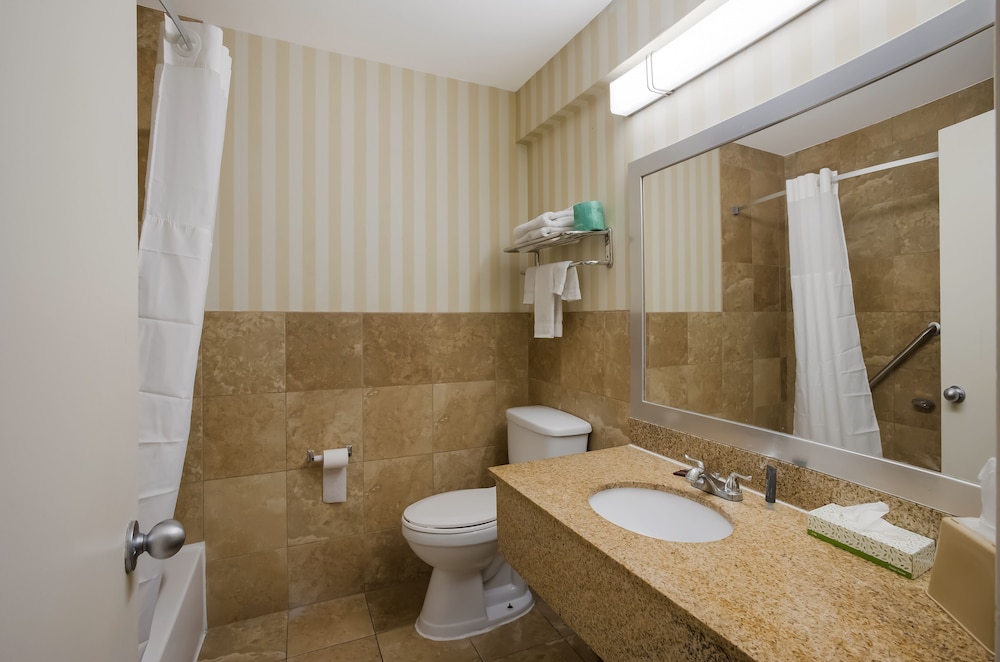 Econo Lodge Allentown North - photo 10