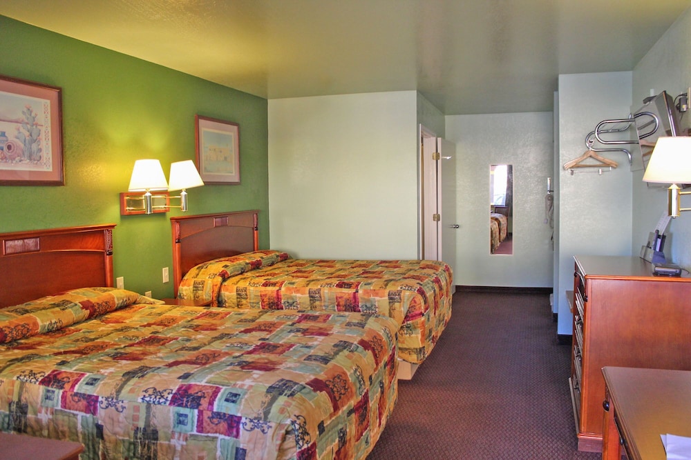 Hawthorne's Best Inn - photo 6