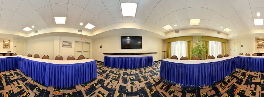 Hampton Inn & Suites Ocala - photo 43