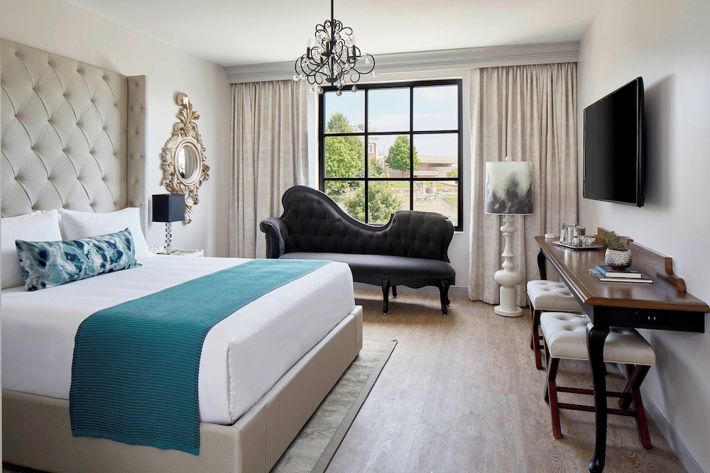 The Edwin Hotel Autograph Collection - photo 2