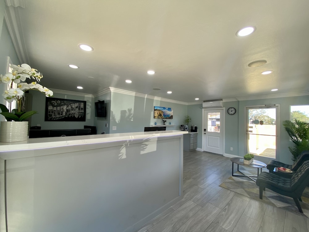 Aura Inn Monterey - photo 107