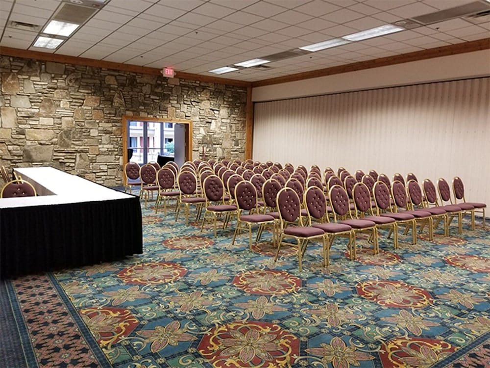 Inn of the Hills Resort and Conference Center - photo 43