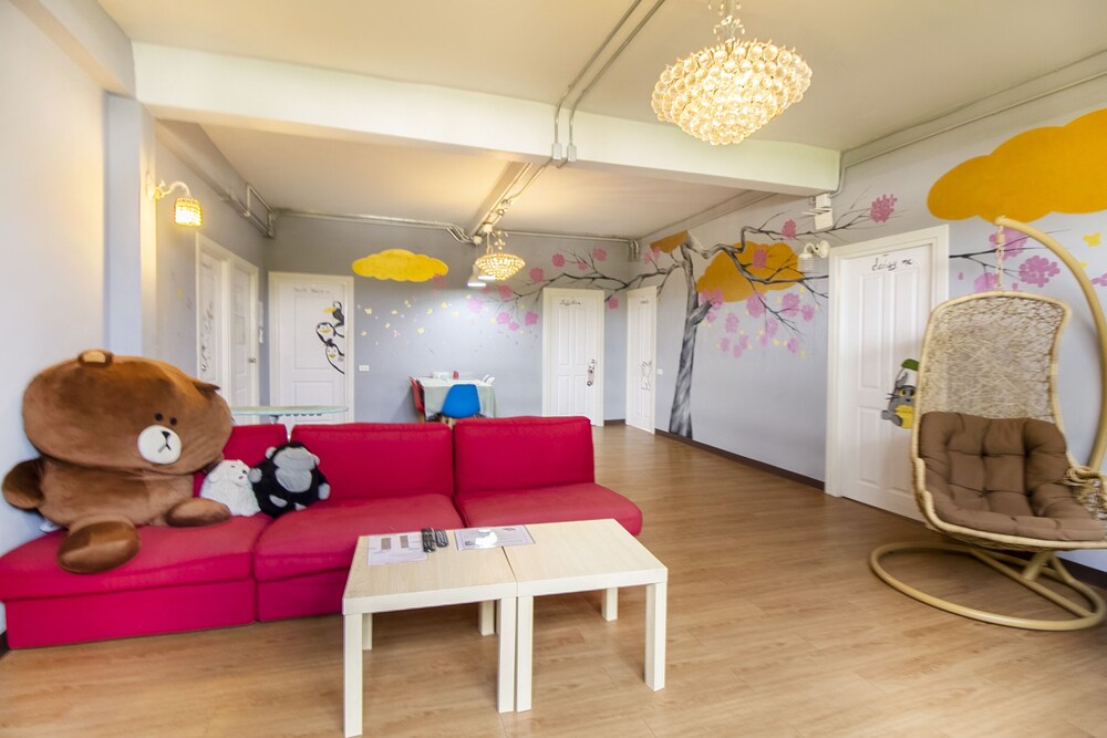 Seatz station Hostel Female only