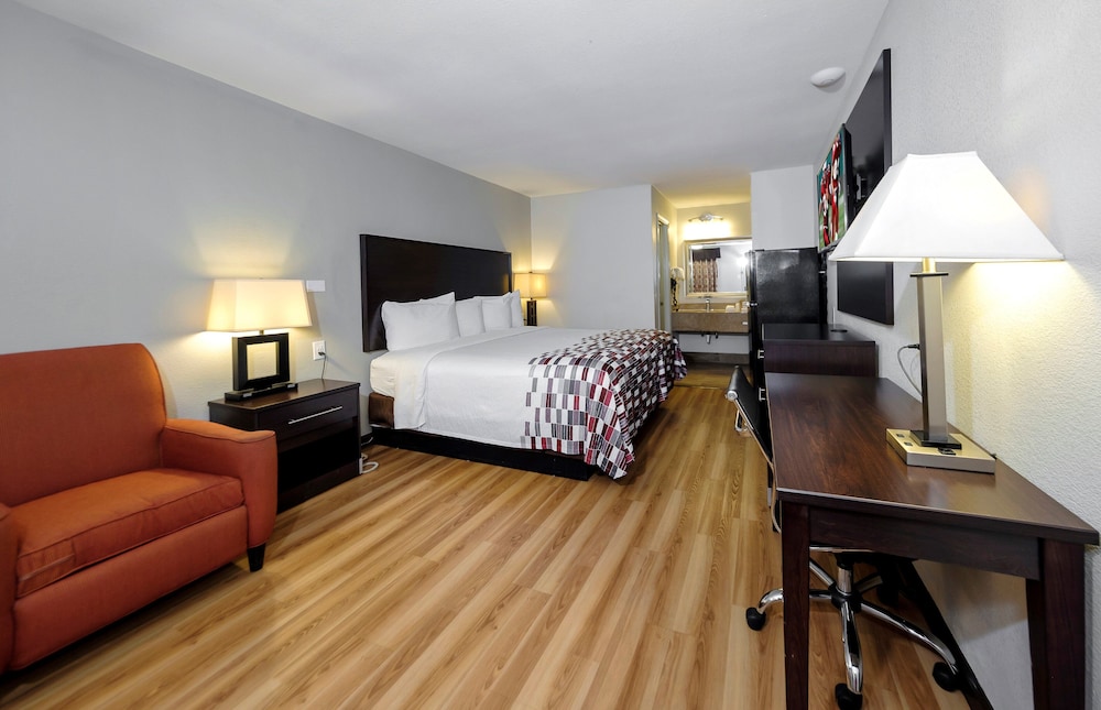 Red Roof Inn Arlington Entertainment District - photo 12