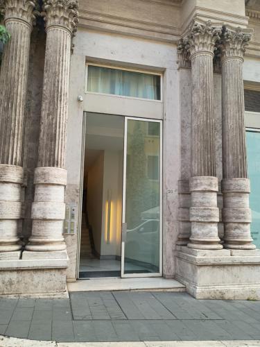 Sistina Apartment — 4-Star Luxury Hotel in Rome, Italy