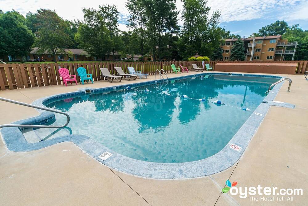 Lake Bluff Inn and Suites - photo 36