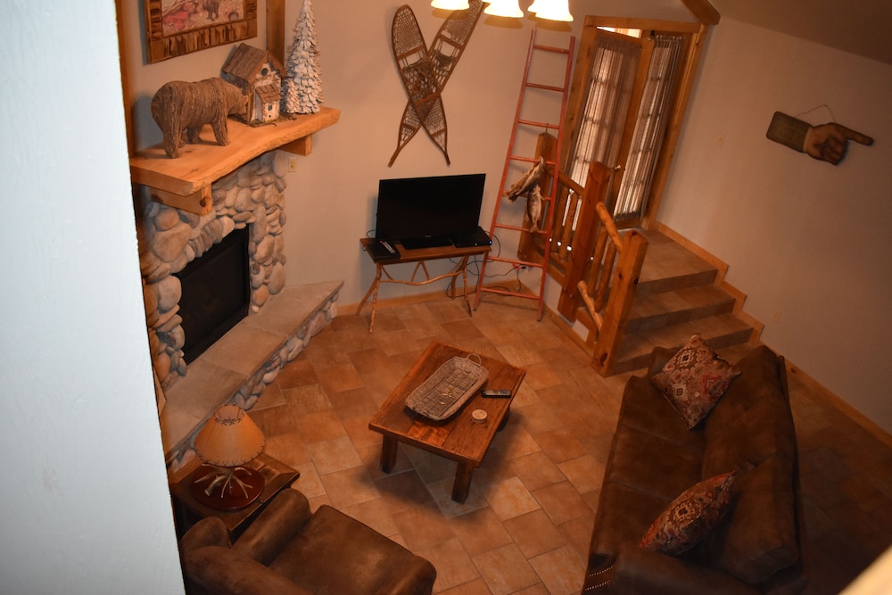 Bear Creek Lodge Cabin Resort - photo 55