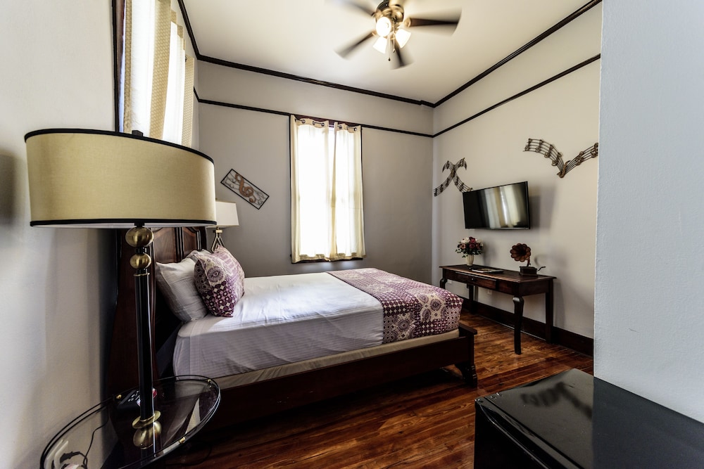 Hotel DeFuniak - photo 21