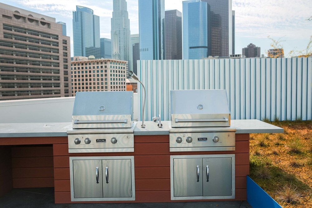 Fully Furnished Suites near Little Tokyo - photo 32