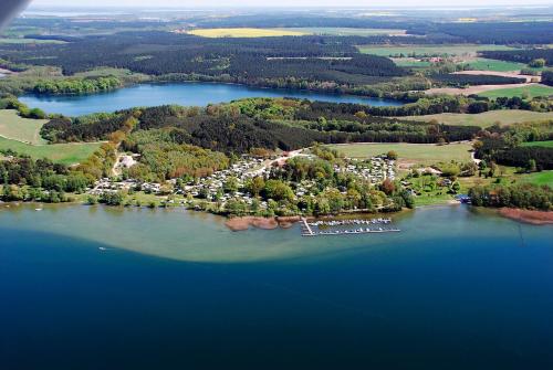 Wald und Seeblick Camp — 4-Star Luxury Hotel in Plau Am See, Germany