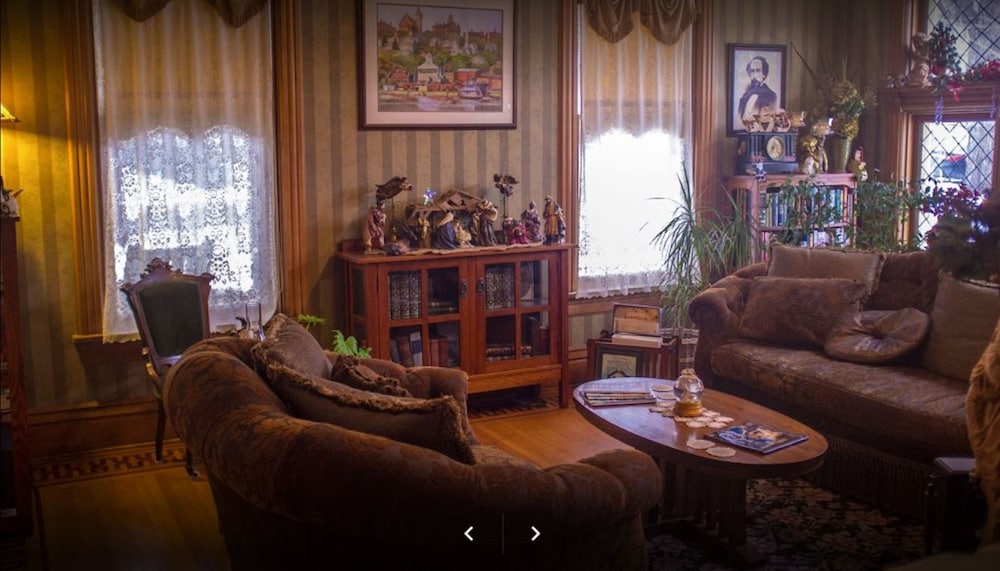 Aurora Staples Inn - photo 9
