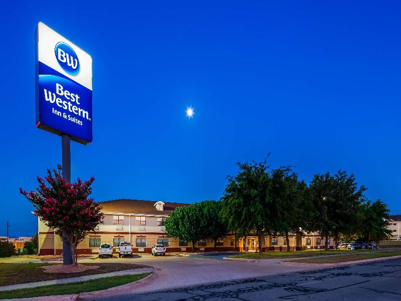 Best Western Inn Suites — Copperas Cove