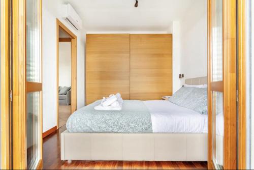 Luminoso Attico con Garage Gratis vicino al Duomo e allo IEO — 4-Star Luxury Hotel in Milan, Italy