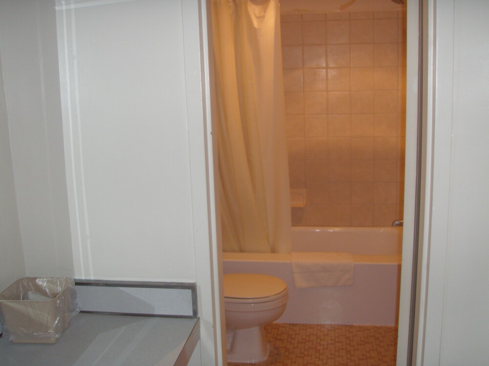 Coach House Inn - photo 34