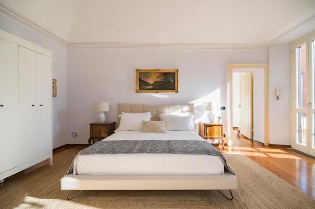 Large Luxurious Family Apartment in Biella's Historic Center — 4-Star Luxury Hotel in Biella, Italy
