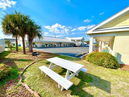 Island Inn of Atlantic Beach - photo 58