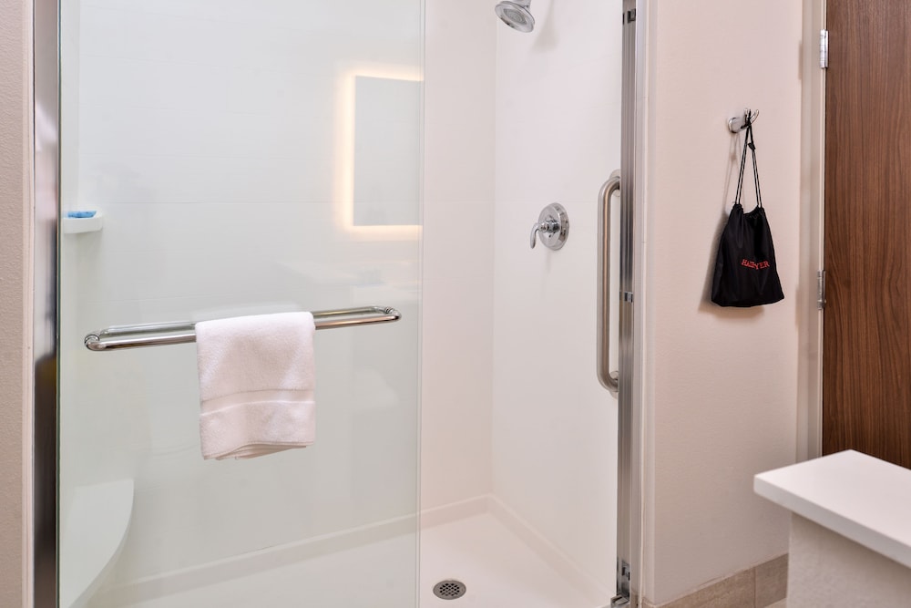 Holiday Inn Express Early by IHG - photo 17