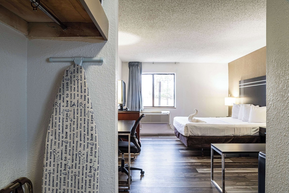 Econo Lodge Cleveland Southeast Kent - photo 19