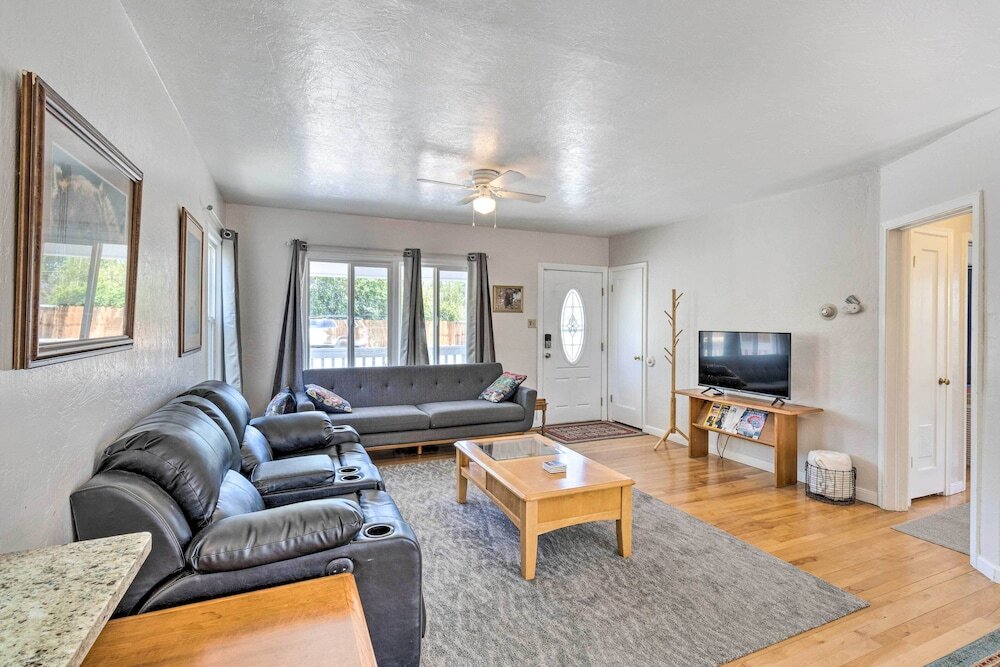Reno Home w Deck: 1 Mi to Riverwalk District