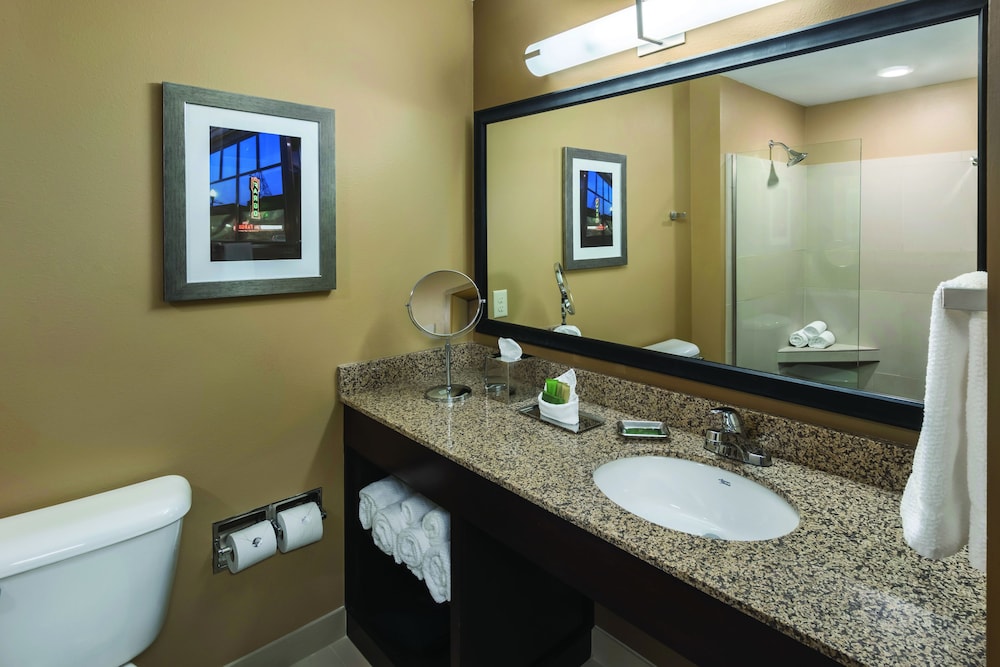 ClubHouse Hotel & Suites Fargo - photo 26