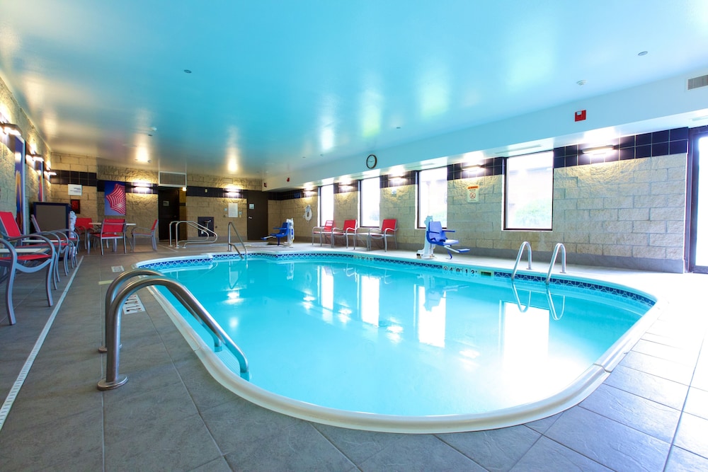 Holiday Inn Express Fargo West Acres by IHG - photo 40