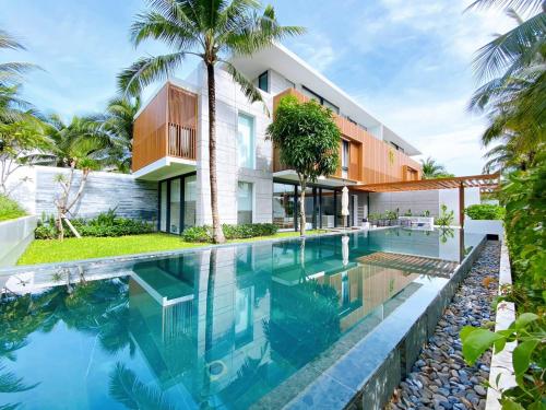 The Moonlight Villa — 4-Star Luxury Hotel in Phu Quoc, Vietnam