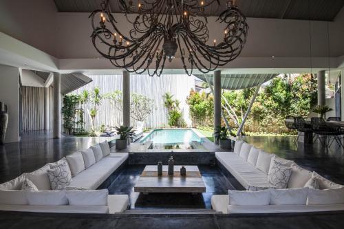 Villa Xaloc by House of Winds Stunning Balinese retreat next to Canggu — 4-Star Luxury Hotel in Kerobokan, Indonesia