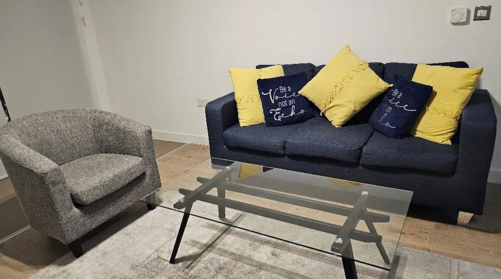 Amazing Flat With City View Near Stratford Station — 4-Star Luxury Hotel in London, United Kingdom