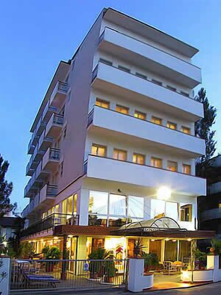 Hotel Montecarlo - carbon neutral hotel in Cervia