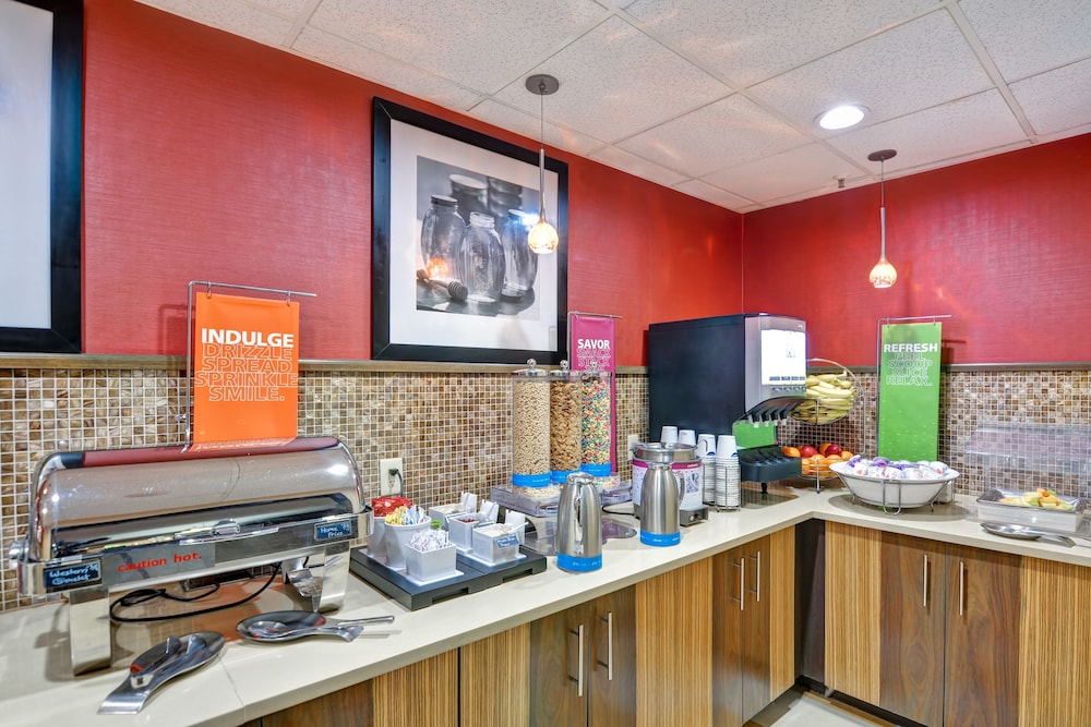 Hampton Inn Albany Wolf Road - photo 29