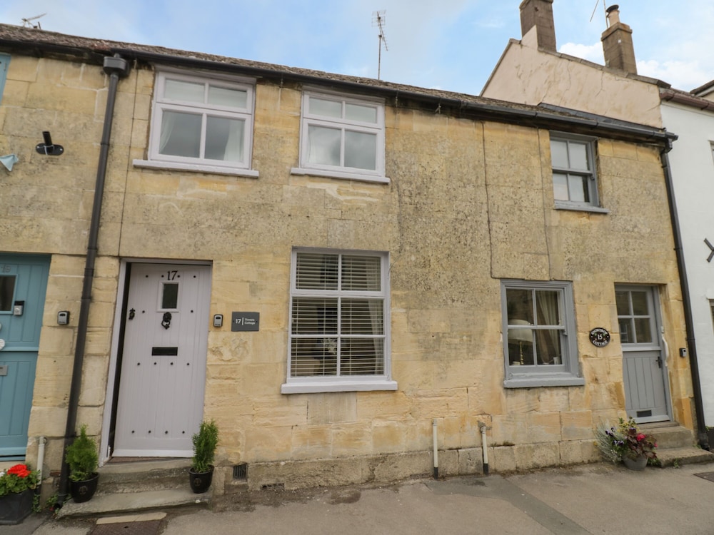 Thimble Cottage — 4-Star Luxury Hotel in Cheltenham, United Kingdom