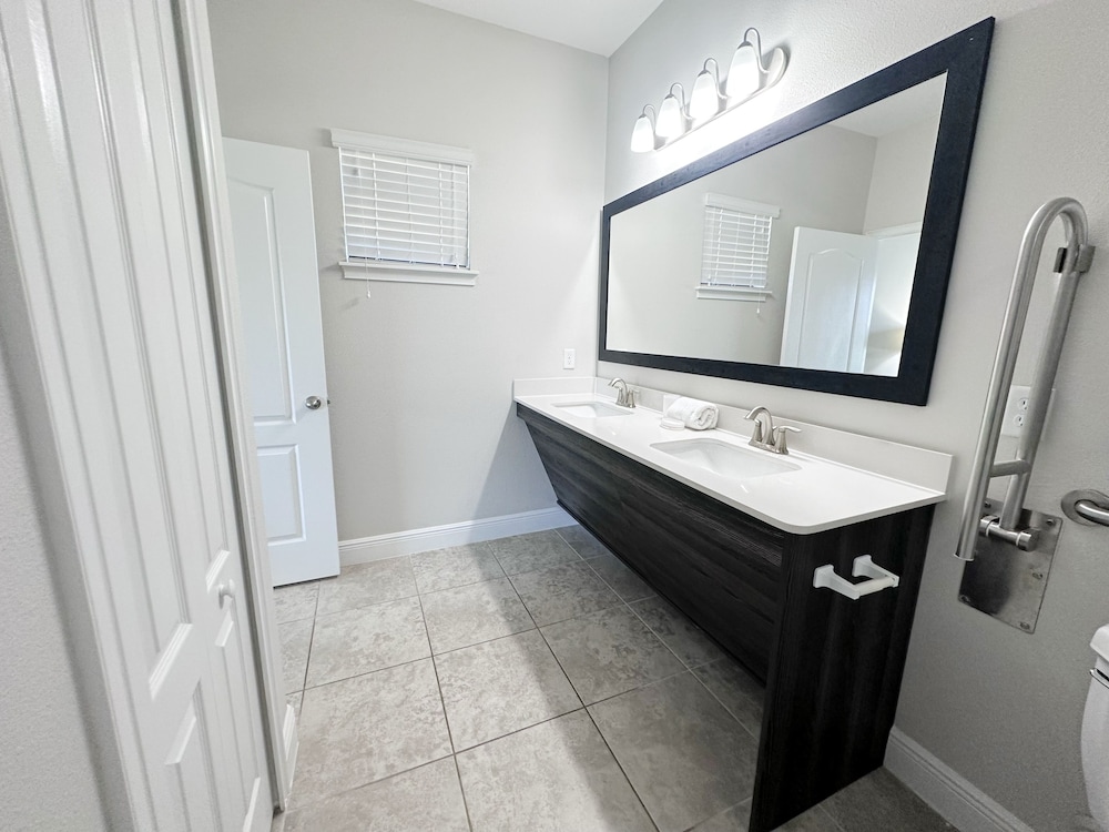 Balmoral Resort 210bp 4 Bedroom Home by RedAwning - photo 25