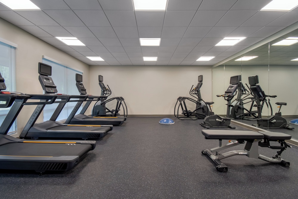 Holiday Inn Express & Suites Muskegon Grand Haven an IHG Hotel - photo 31