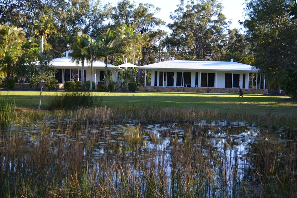 Beach Stone House — 4-Star Luxury Hotel in Tewantin, Australia