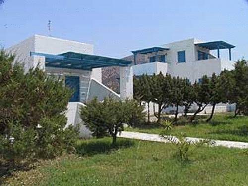 Vrahia Studios - carbon neutral hotel in Naxos