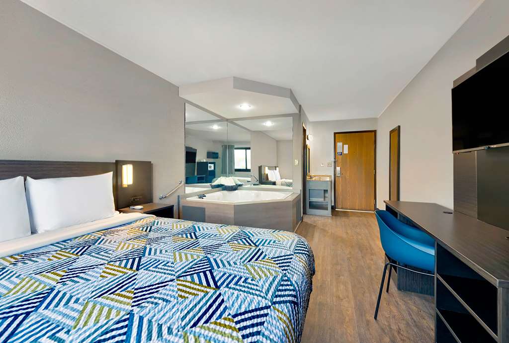 Motel 6 Cedar Rapids IA Airport - photo 4