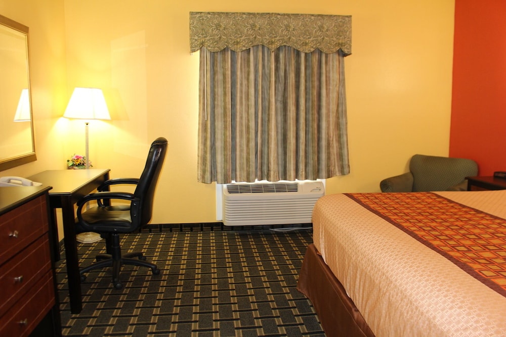 Magnolia Inn And Suites - photo 8