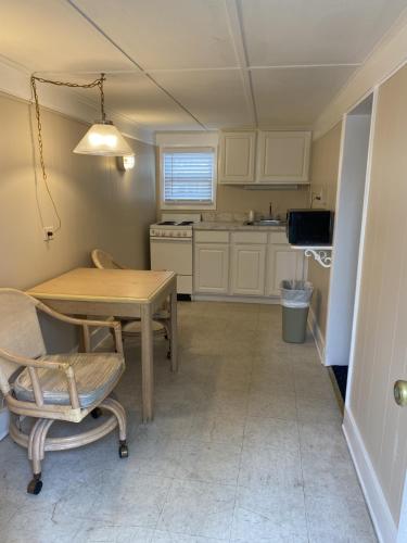 The Admiral Hotel Motel - photo 210