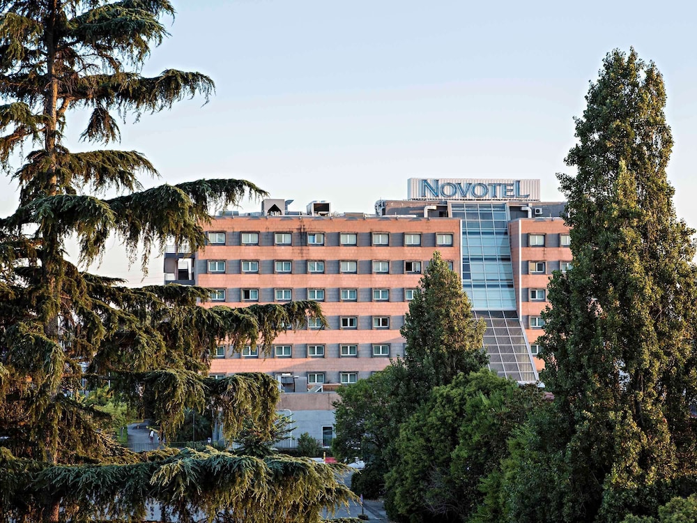Novotel Caserta Sud — 4-Star Luxury Hotel in Capodrise, Italy