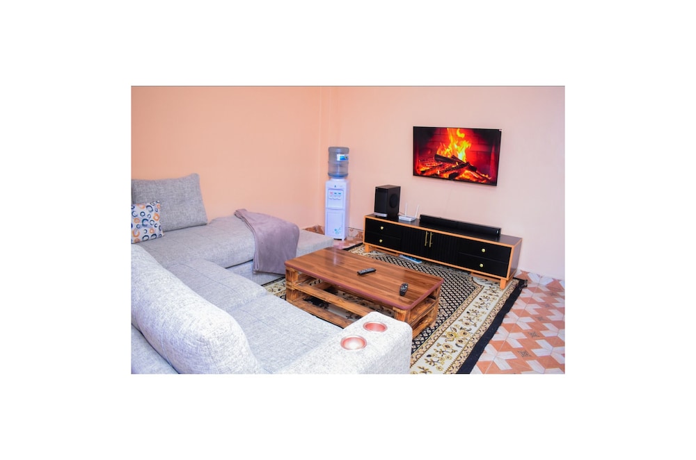 Cozy Naivasha Apartment With Mountain Views