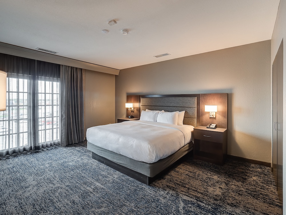 DoubleTree by Hilton Hotel Bloomington - photo 11