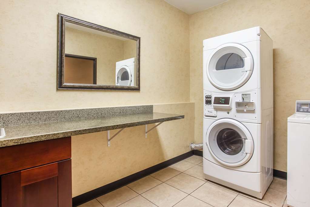 Comfort Suites Near Vancouver Mall - photo 41