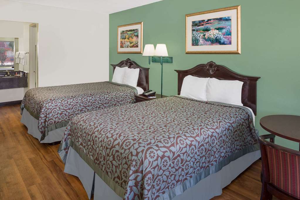Travelodge by Wyndham Fort Myers North - photo 7