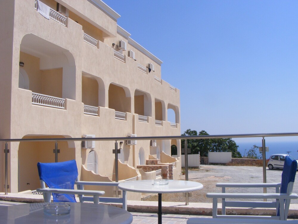 Fira Calm Hotel - last minute hotel in Fira
